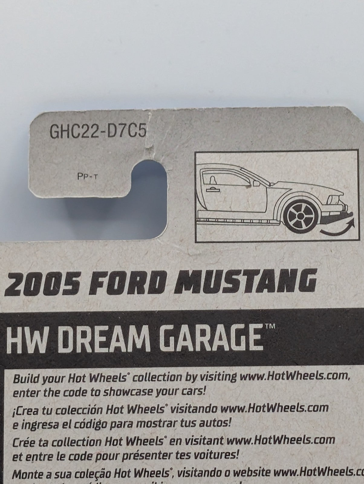 2020 HW Dream Garage 2/10 2005 Ford Mustang Yellow 19/250 (Card Damage)
