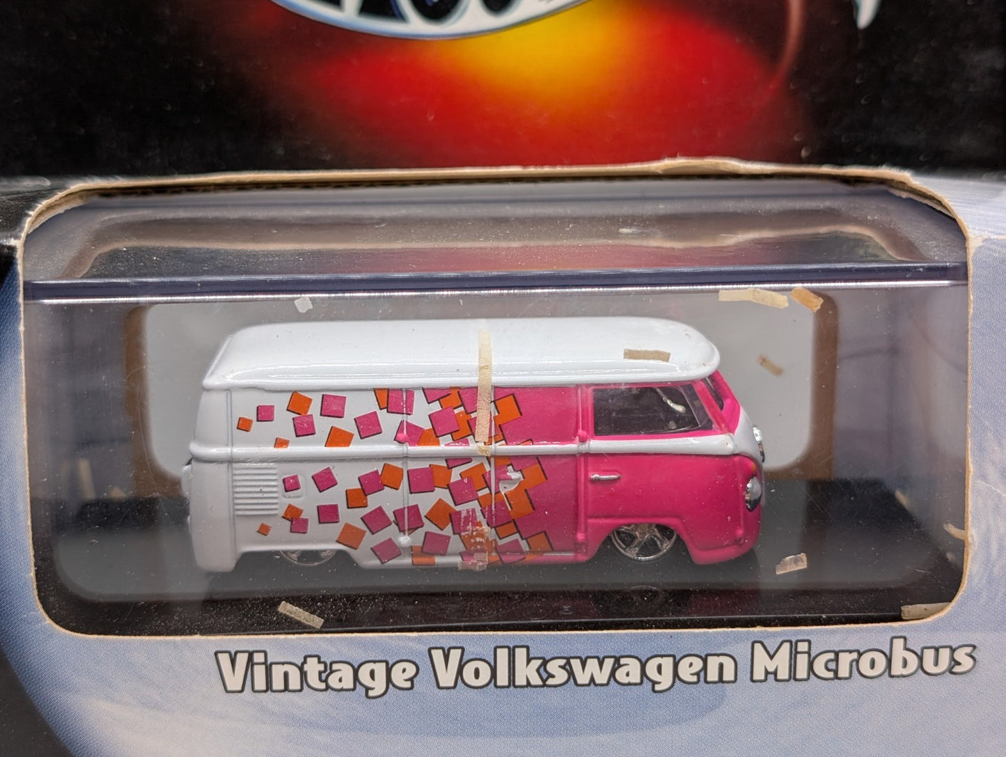 2002 100% Hot Wheels Vintage Volkswagen Microbus Pink & White (Broken Elastic)