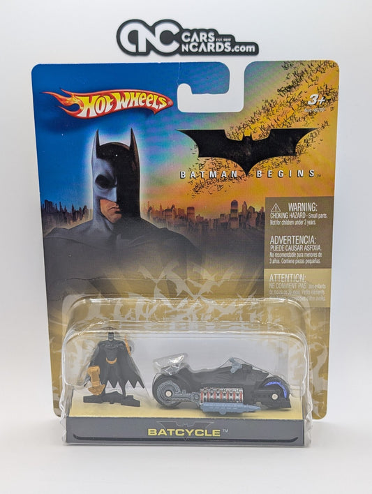 Hot Wheels Batman Begins Batcycle With Mini Figure H6296 (Hook Crease)