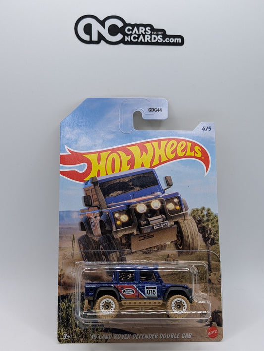 Hot Wheels Off Road Trucks 4/5 '15 Land Rover Defender Double Cab (Soft Corners)