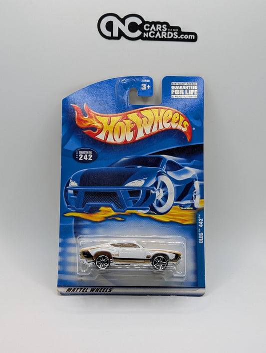 2000 Hot Wheels Olds 442 White Collector #242 (Card Damage)