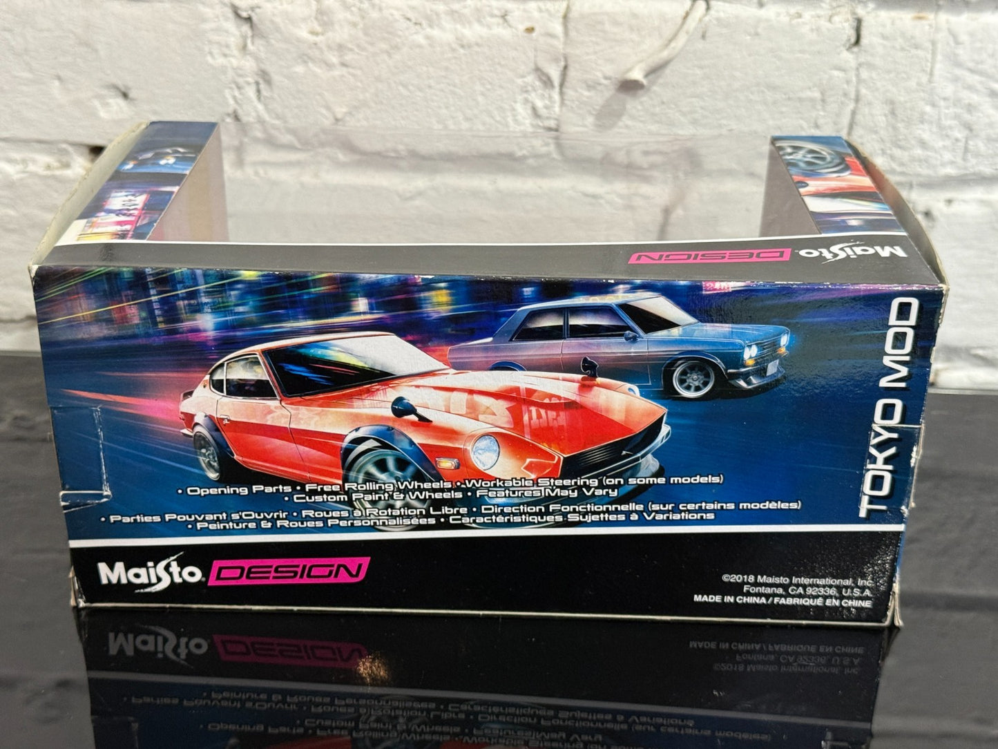 Maisto Design 1:24 Nissan GTR Tokyo Mod Collection Open Box