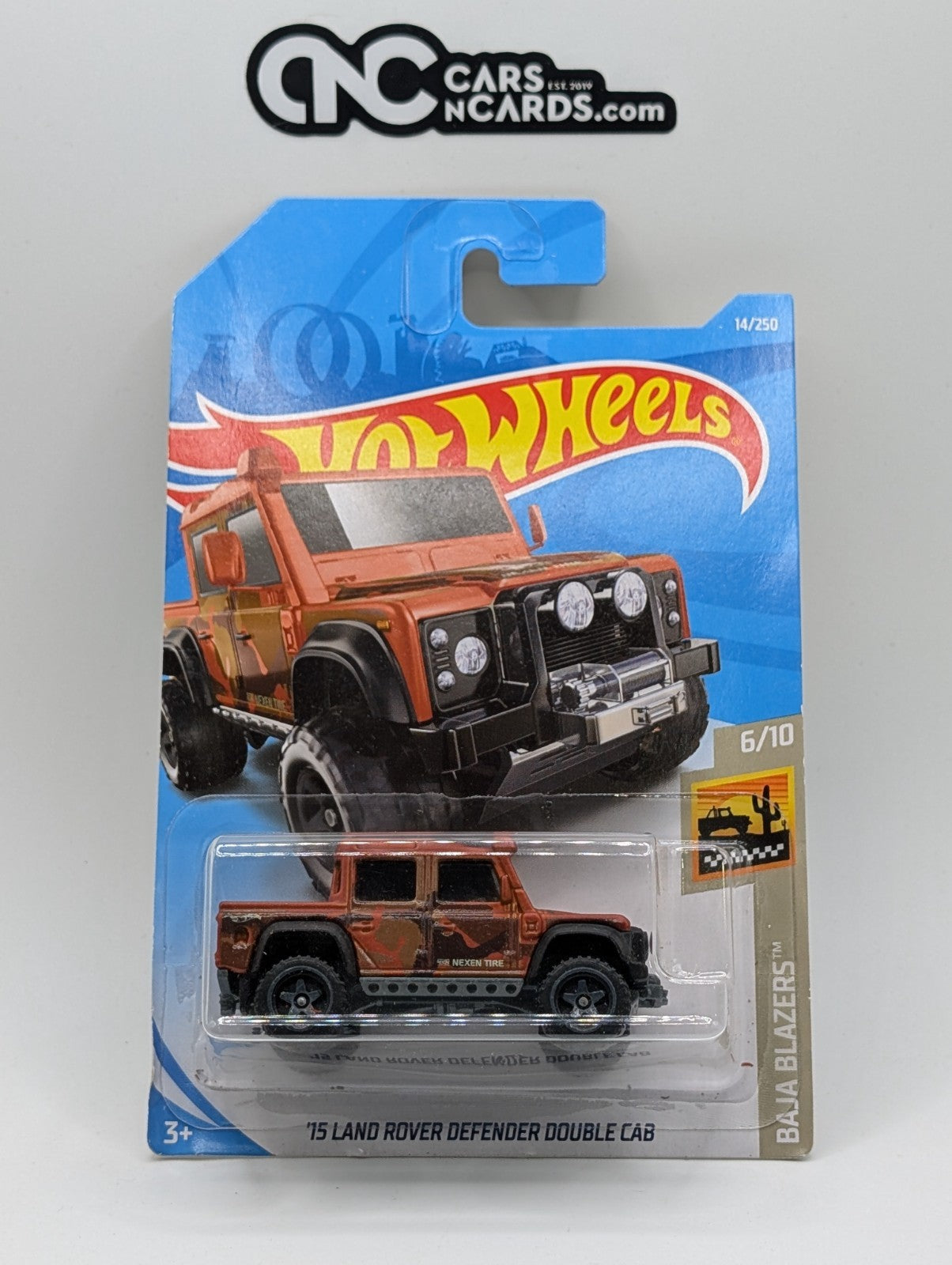 2019 Hot Wheels '15 Land Rover Defender Double Cab Orange 14/250