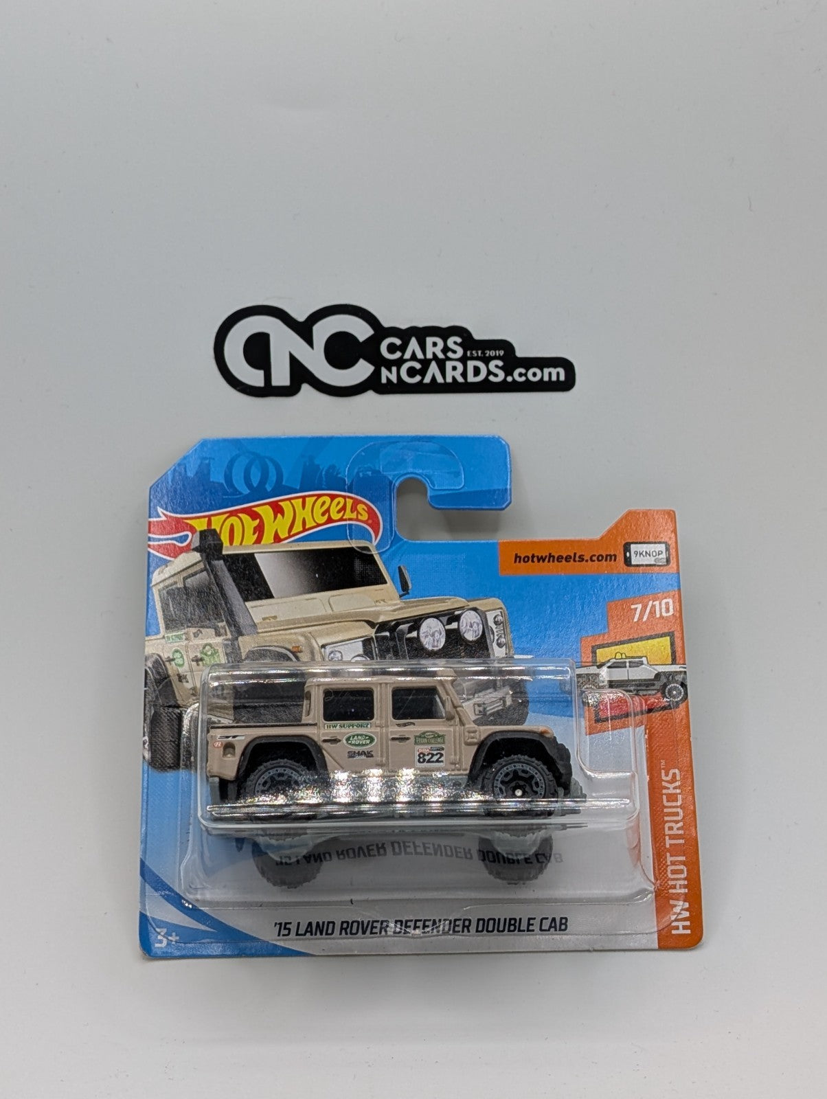 2018 Hot Wheels '15 Land Rover Defender Double Cab Khaki 31/365 Short Card