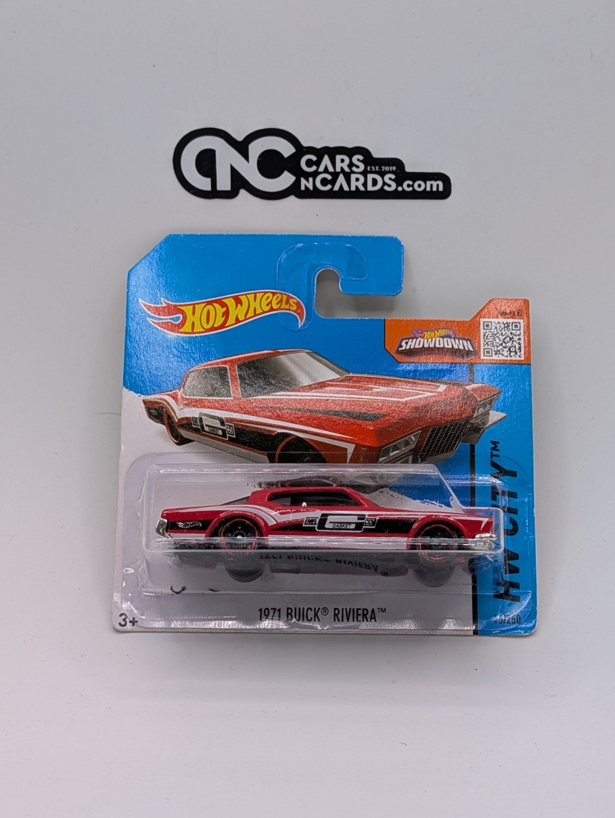 2015 Hot Wheels HW City 1971 Buick Riviera Red 15/250 Short Card (Soft Corners)