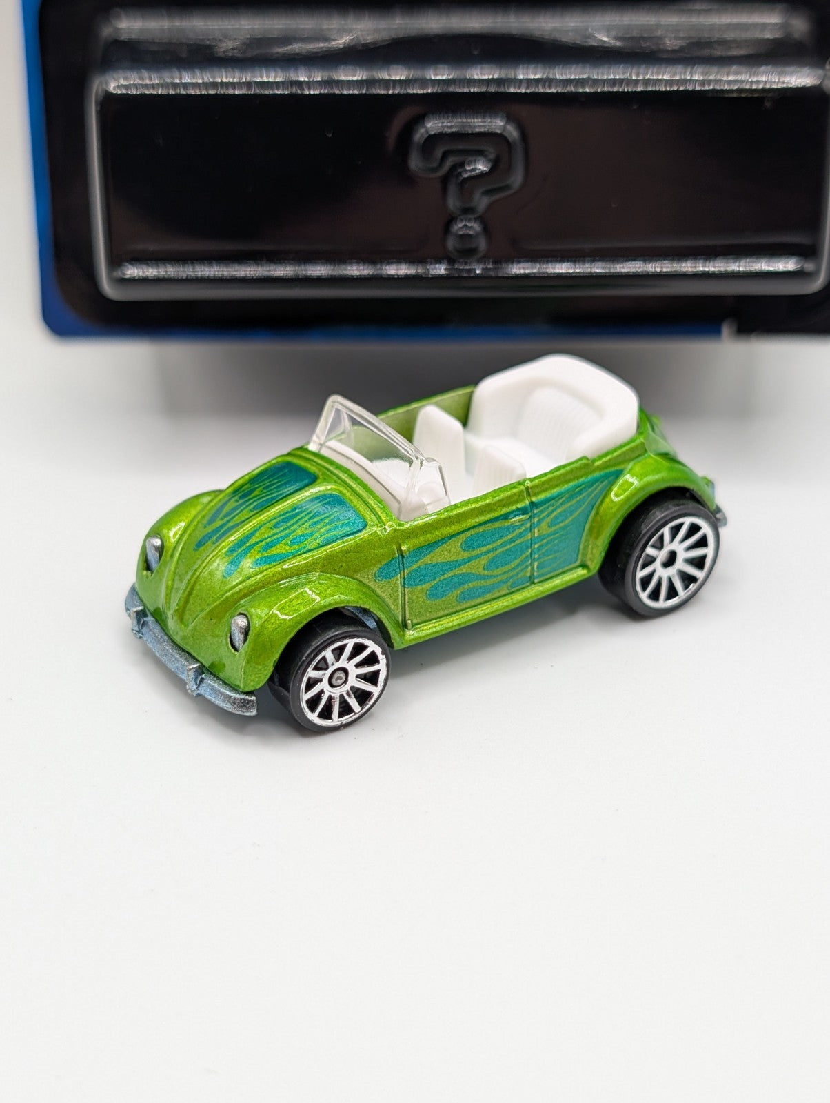 2007 Hot Wheels Mystery Cars 11/24 Volkswagen Beetle Convertible Loose Green