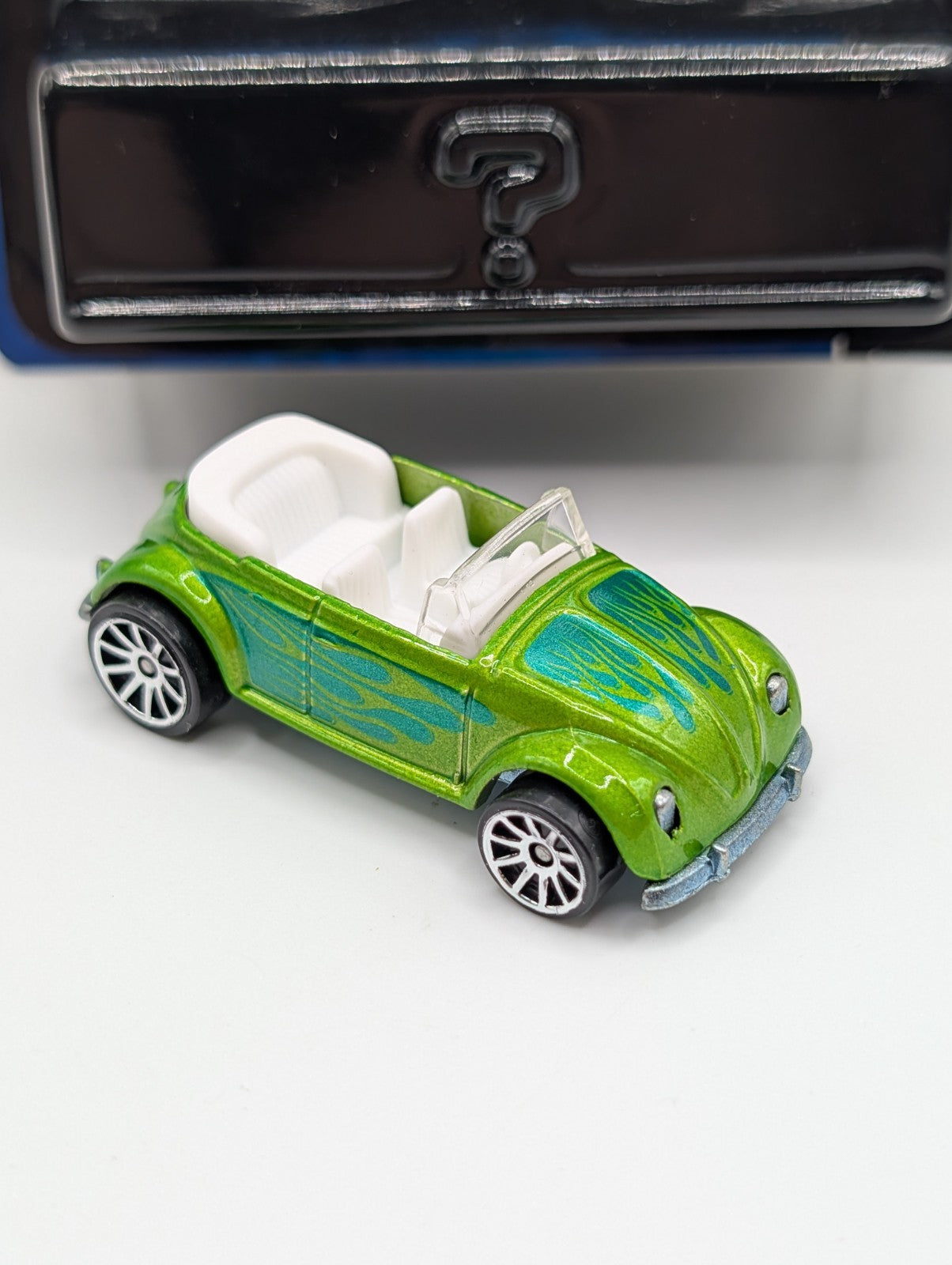 2007 Hot Wheels Mystery Cars 11/24 Volkswagen Beetle Convertible Loose Green