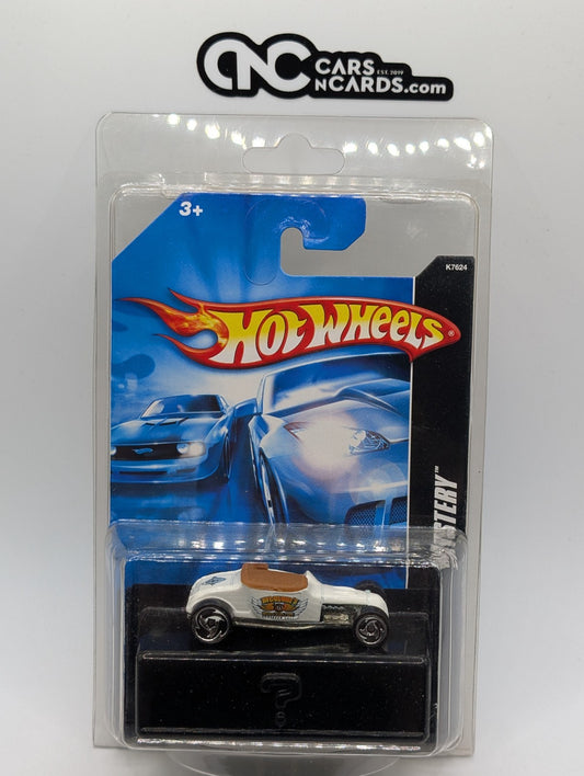 2007 Hot Wheels Mystery Cars 19/24 Track T White #175
