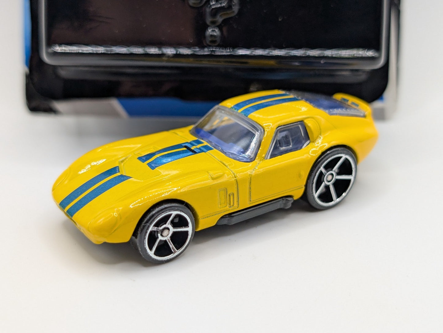 2009 Hot Wheels Mystery Cars 18/24 Shelby Cobra Daytona Coupe Yellow P2504