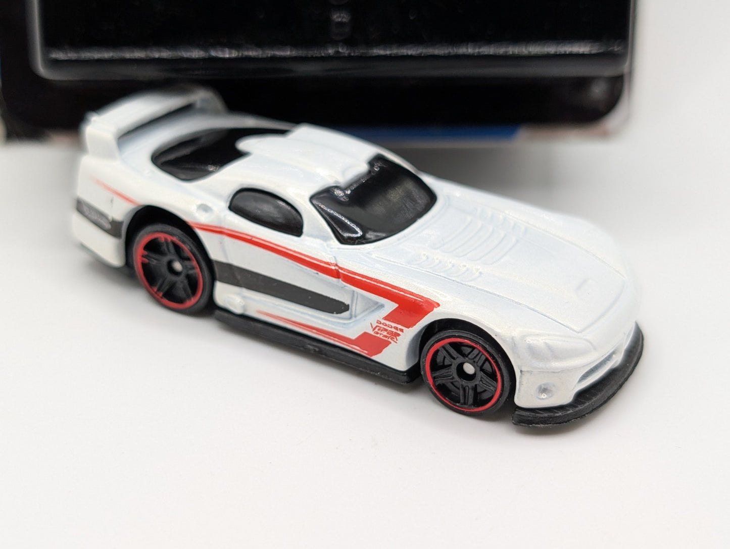 2010 Hot Wheels Mystery Cars 11/24 Dodge Viper GTS-R White Loose R7480