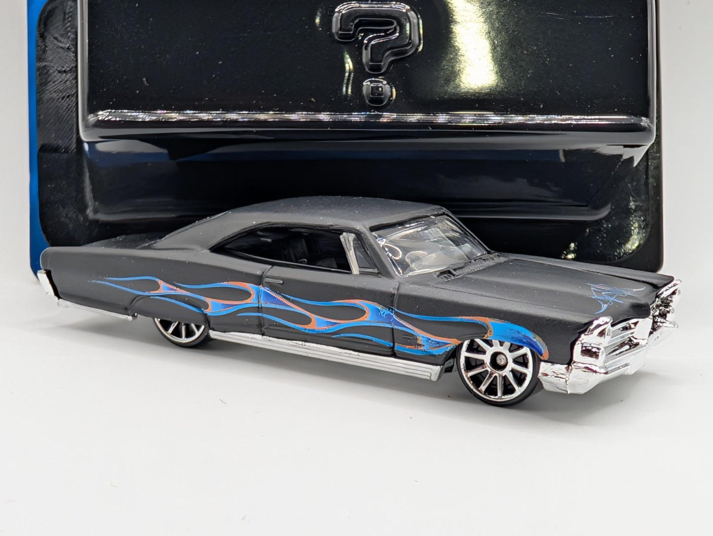 2007 Hot Wheels Mystery Cars 9/24 '65 Pontiac Bonneville Black Loose #165