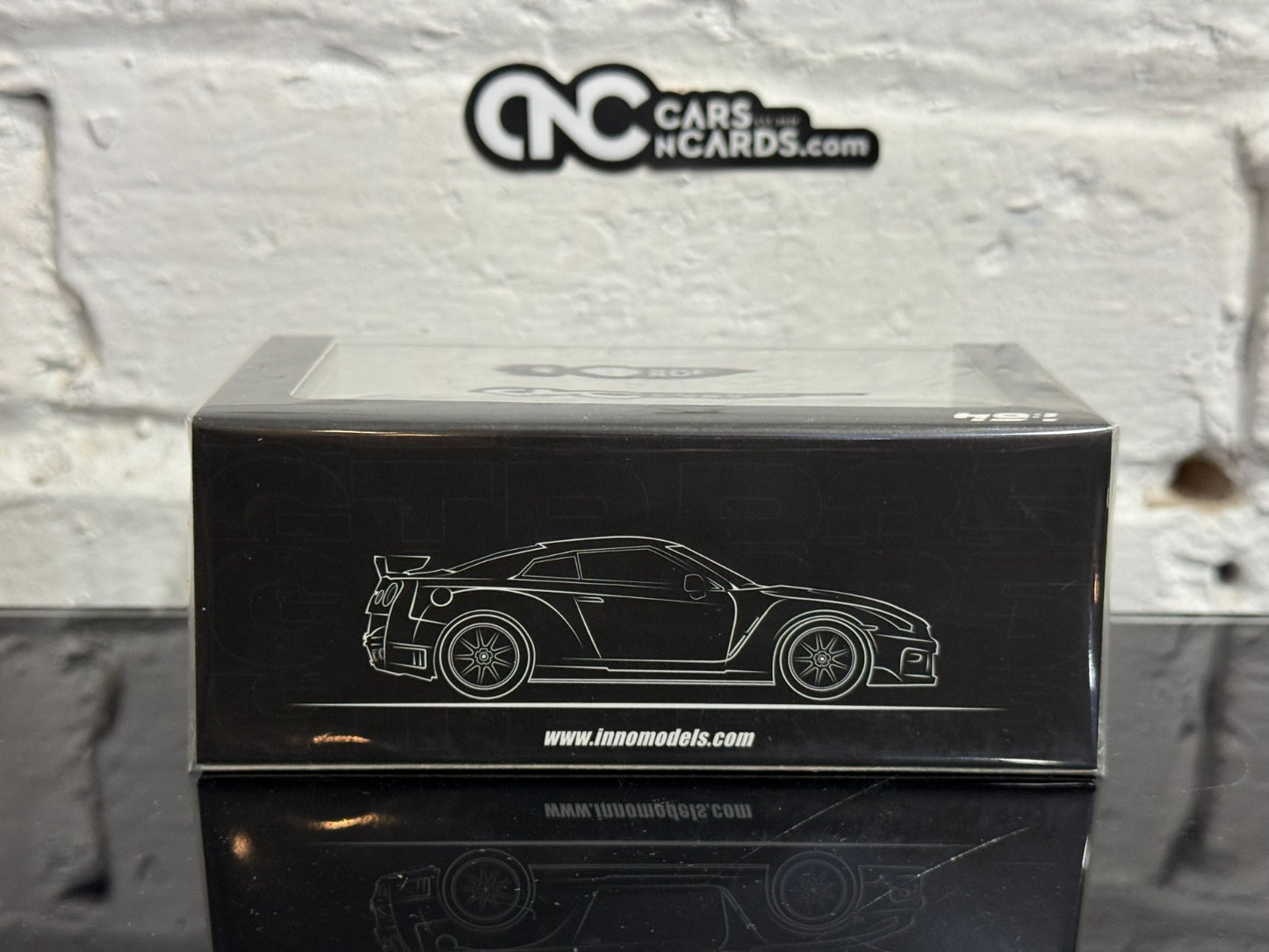 INNO64 1:64 NISSAN GT-R (R35) NISMO Black IN64-R35N-BLA