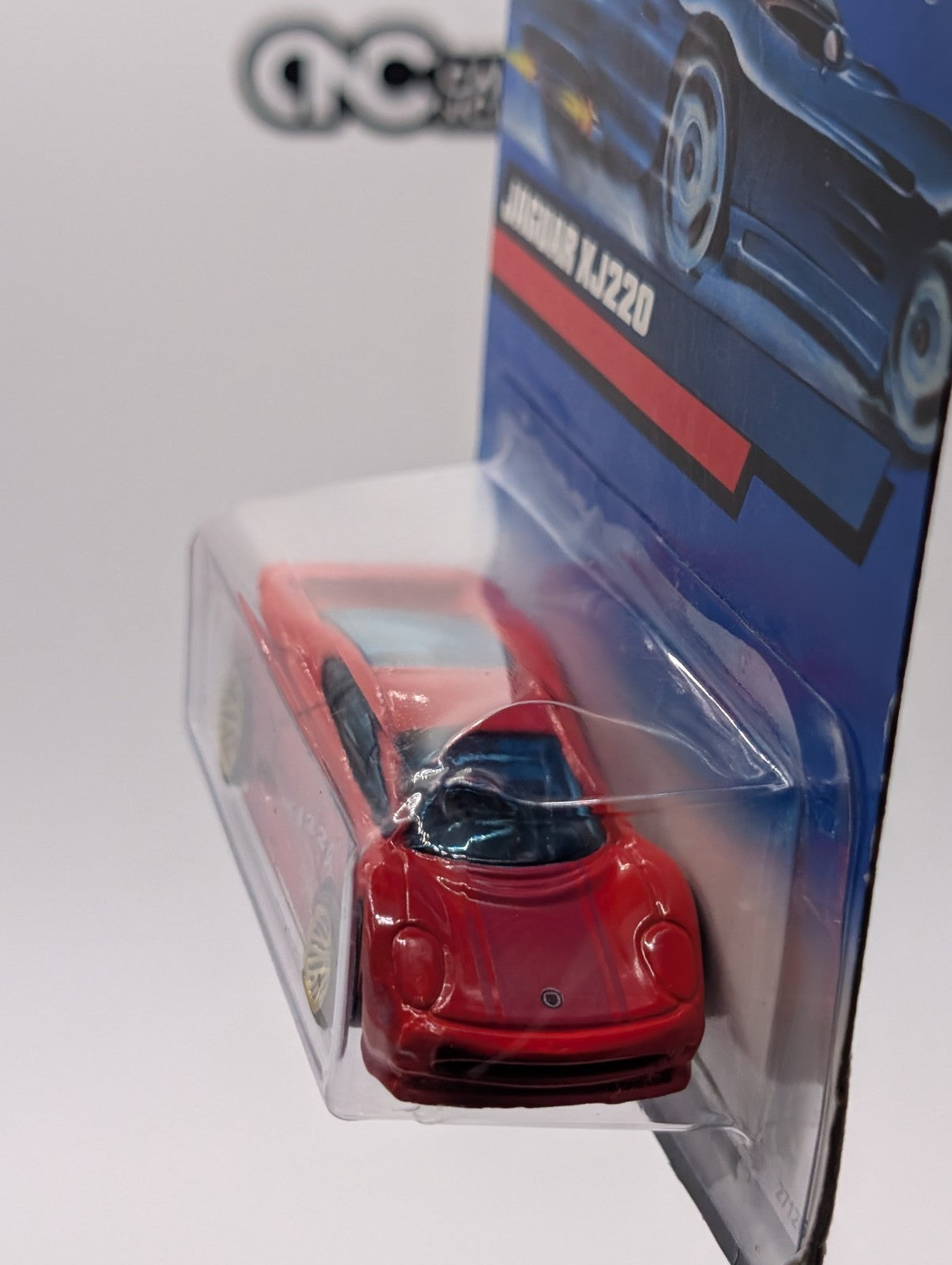 2000 Hot Wheels Jaguar XJ220 Red 27126 Collector #160 (Damaged)