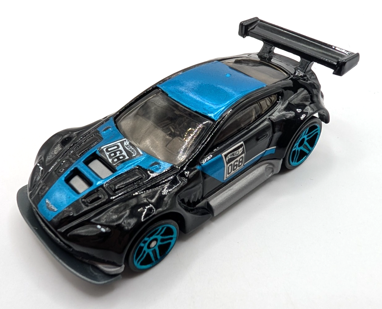 2015 Hot Wheels HW Race Aston Martin Vantage GT3 Black LOOSE