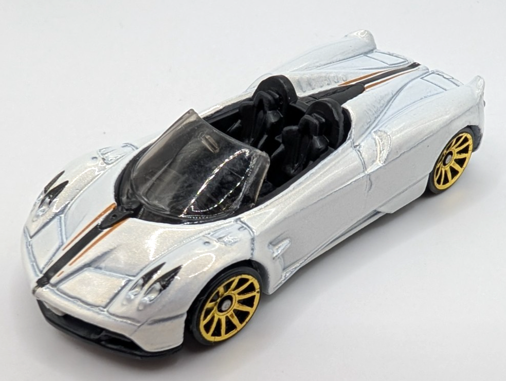 2023 Hot Wheels HW Roadsters '17 Pagani Huayra Roadster White LOOSE