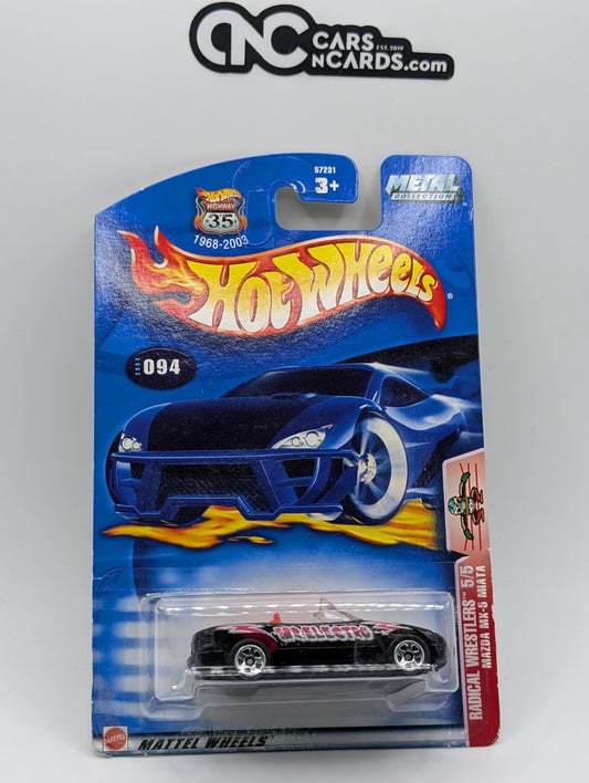 2003 Hot Wheels Radical Wrestlers 5/5 Mazda MX-5 Miata (Card Damage)