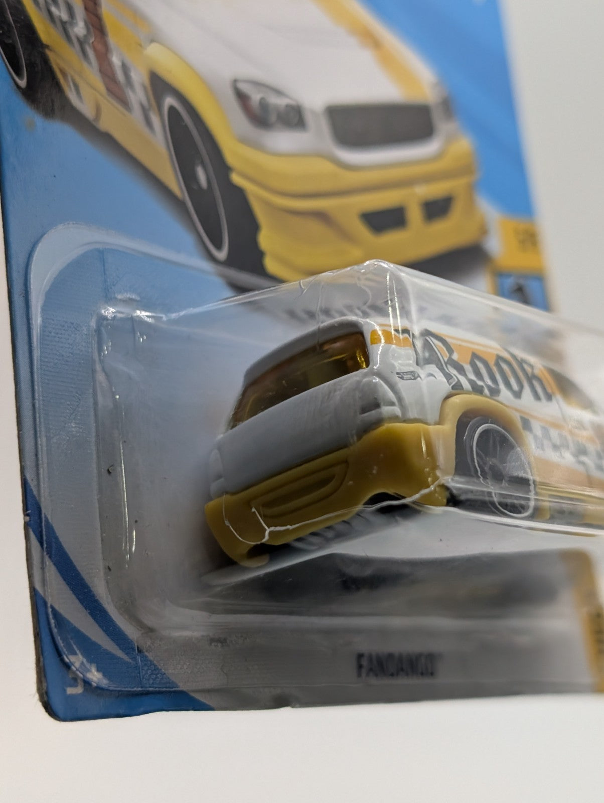 Hot Wheels Checkmate 5/9 Fandango 336/365 (Cracked Blister)