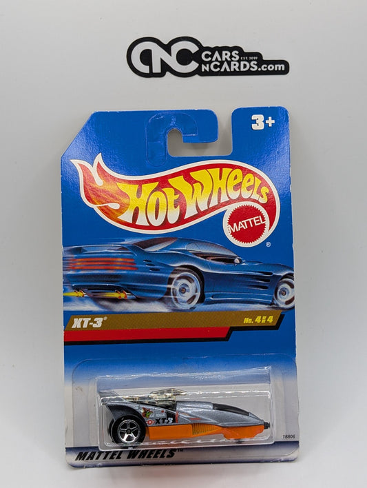 1998 Hot Wheels Flyin' Aces 4/4 XT-3 Silver 18806 (Card Damage)