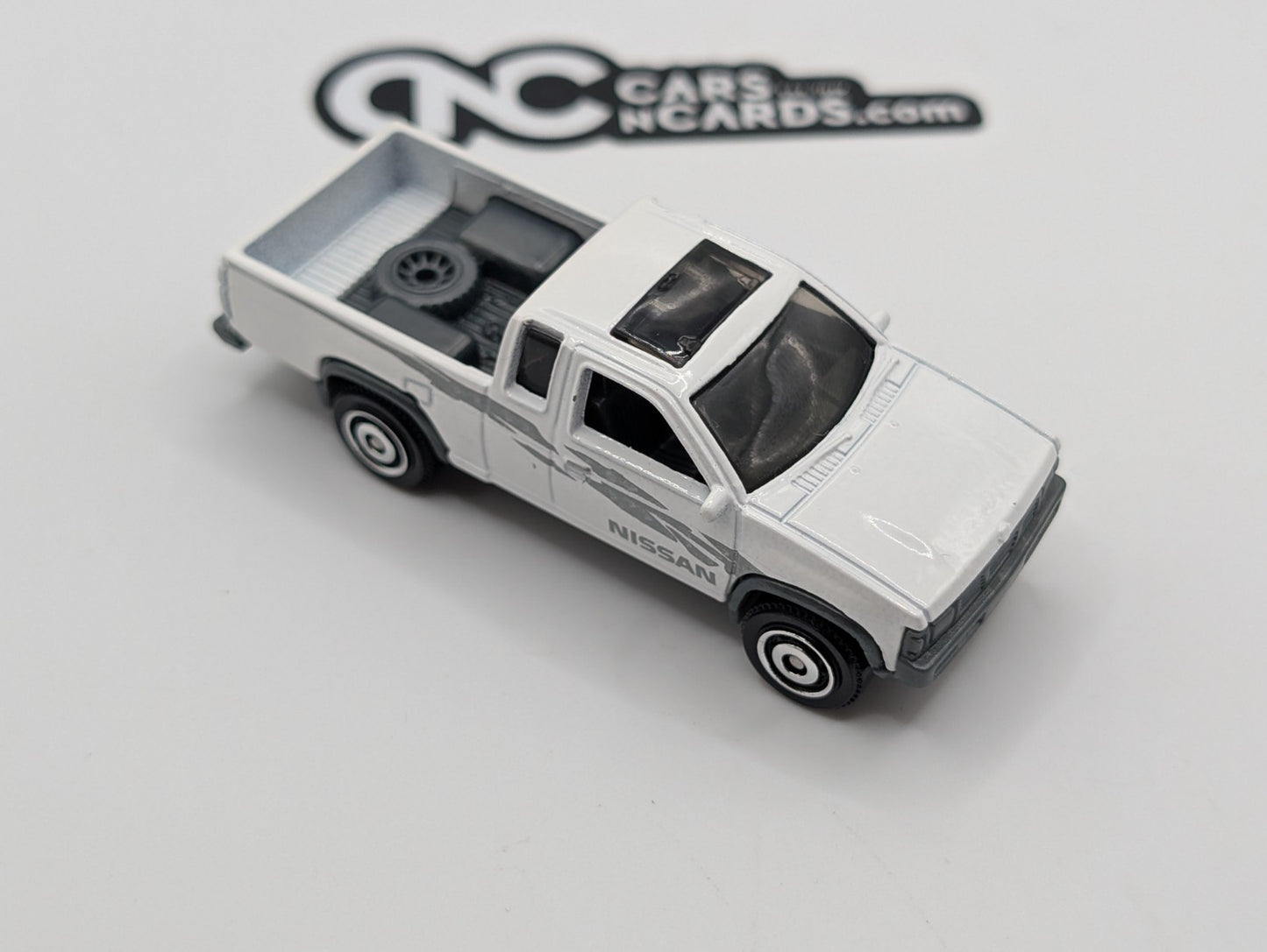Matchbox 1995 Nissan Hardbody White LOOSE