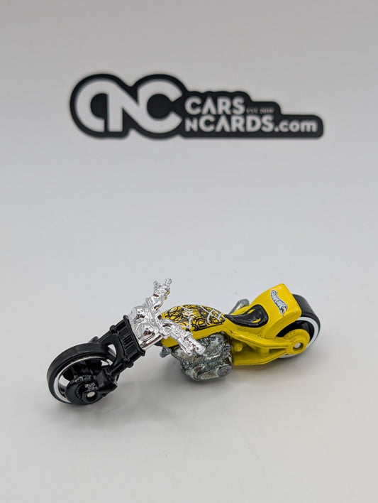 2006 Hot Wheels Blast Lane Yellow LOOSE