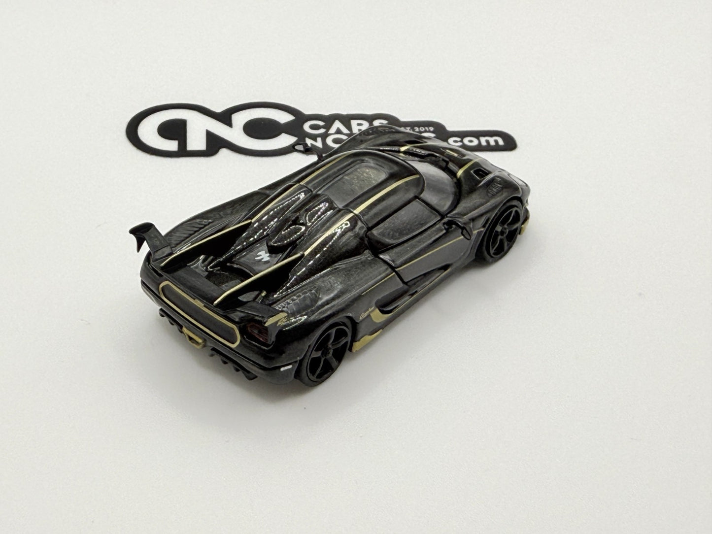 Tarmac Works 1:64 Global64 Koenigsegg Agera RS Black / Yellow Open Box