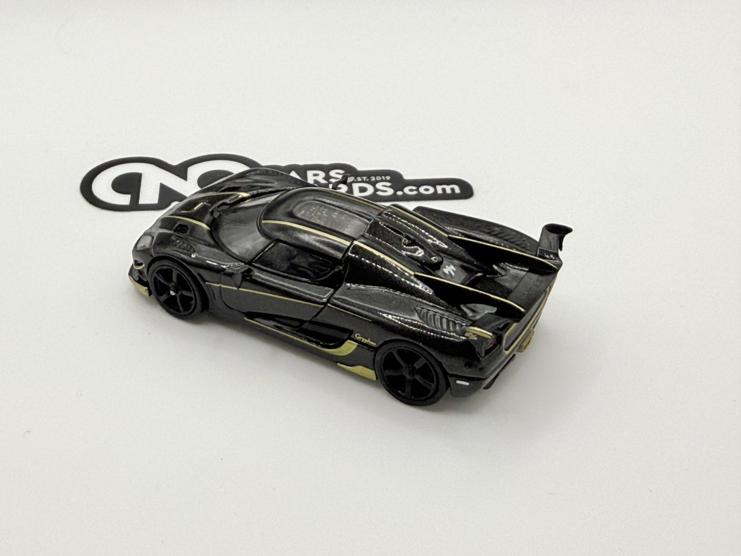 Tarmac Works 1:64 Global64 Koenigsegg Agera RS Black / Yellow Open Box