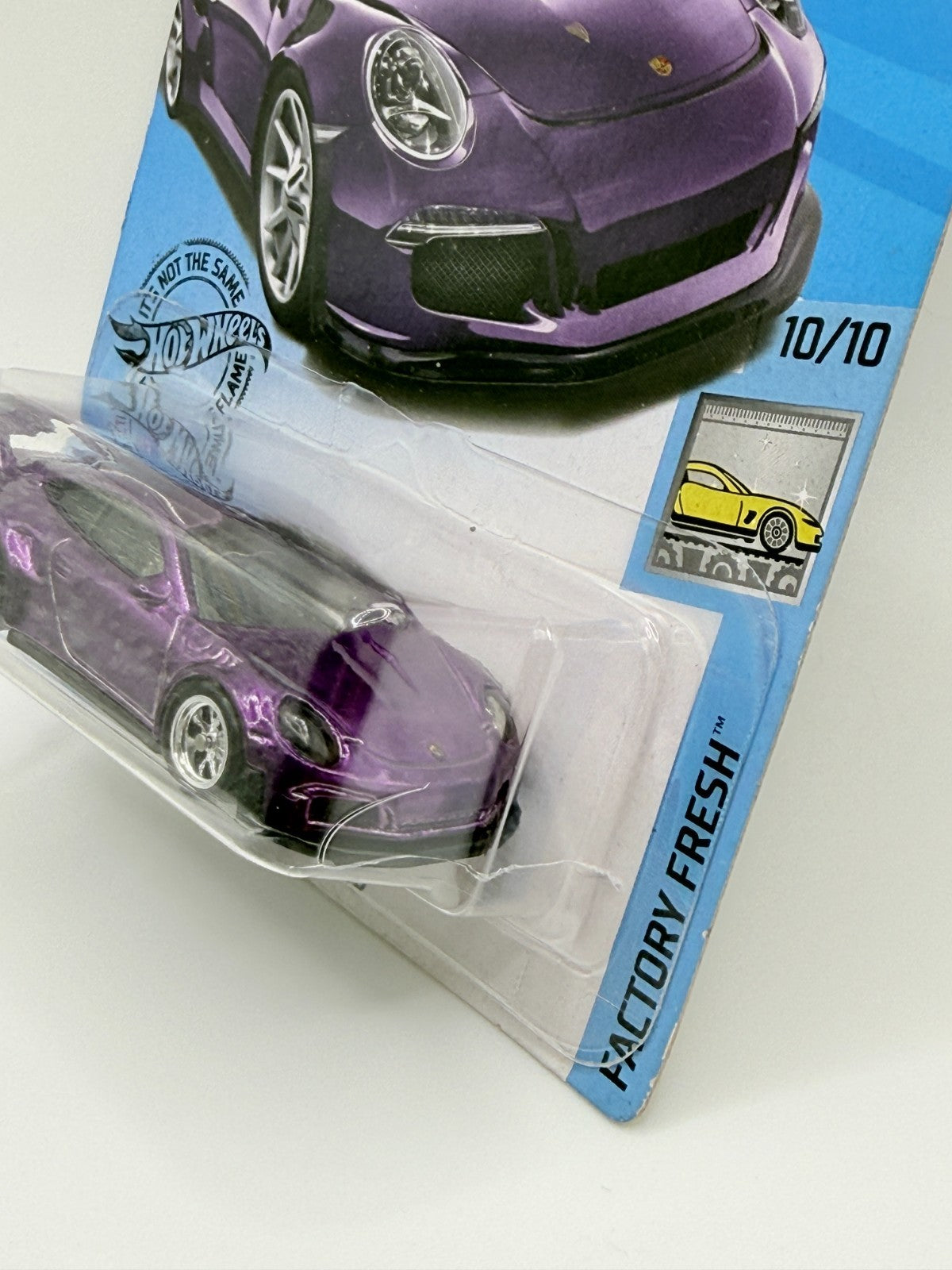 2019 Hot Wheels Factory Fresh Porsche 911 GT3 RS Super Treasure Hunt Card Damage