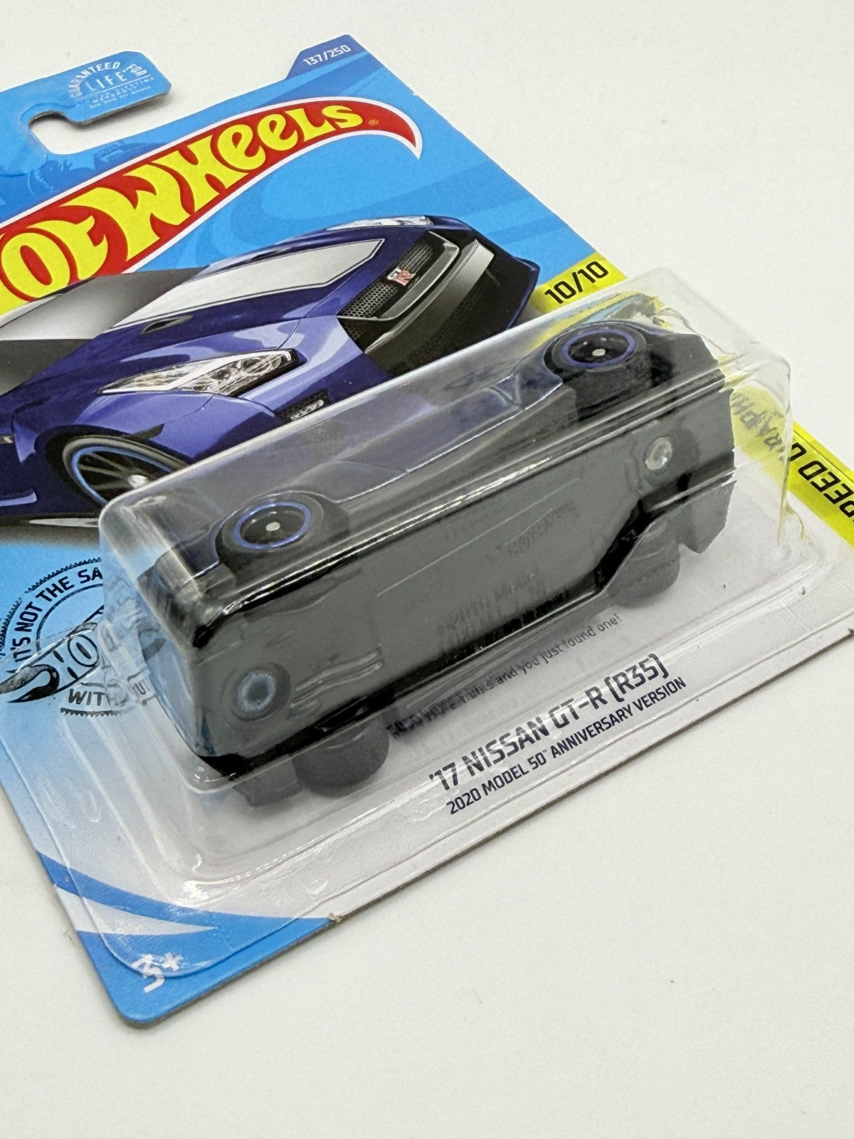 2020 Hot Wheels '17 Nissan GT-R (R35) Super Treasure Hunt With Protector US Card