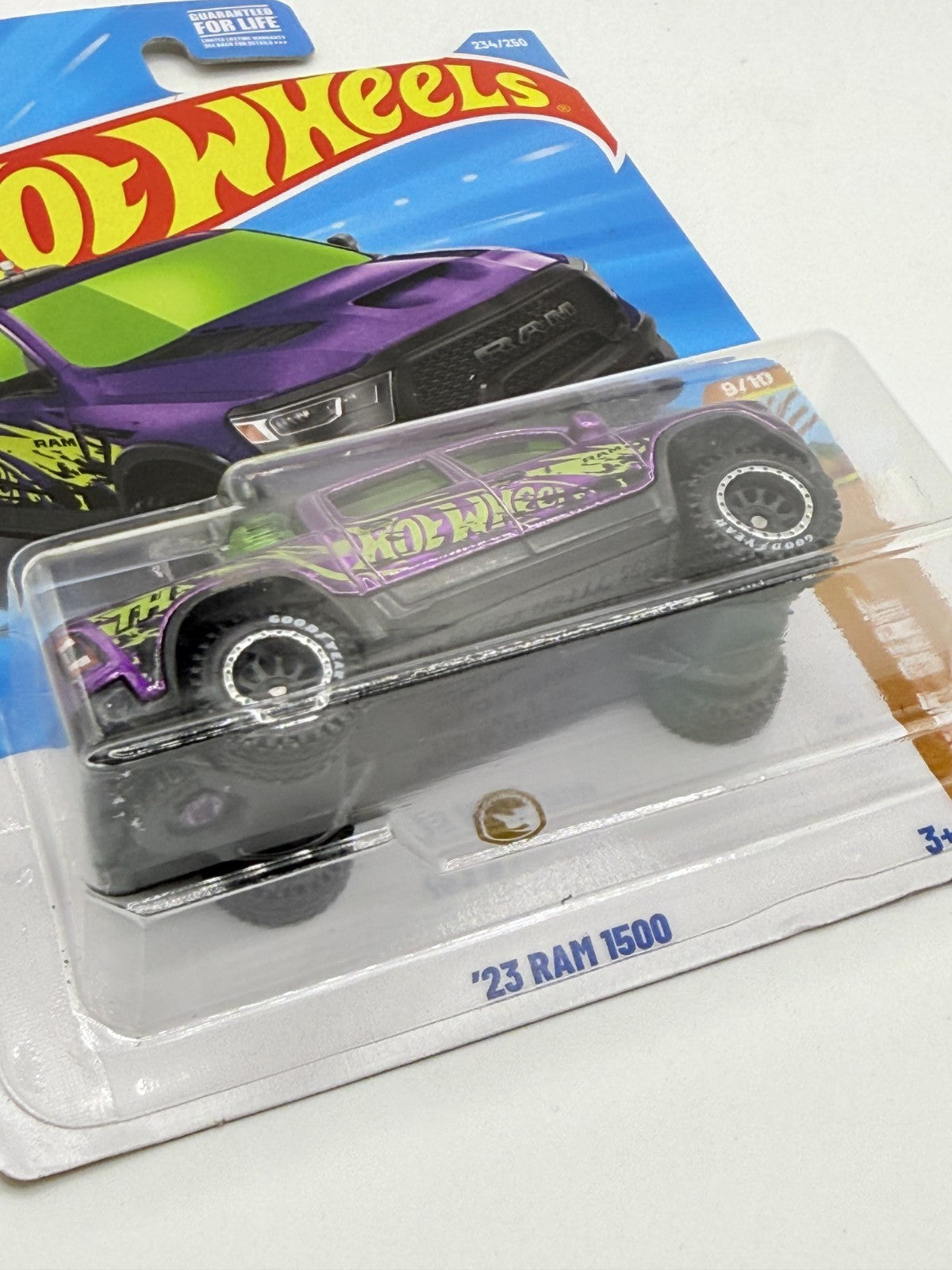 2026 Hot Wheels '23 Dodge Ram 1500 Purple Super Treasure Hunt With Protector
