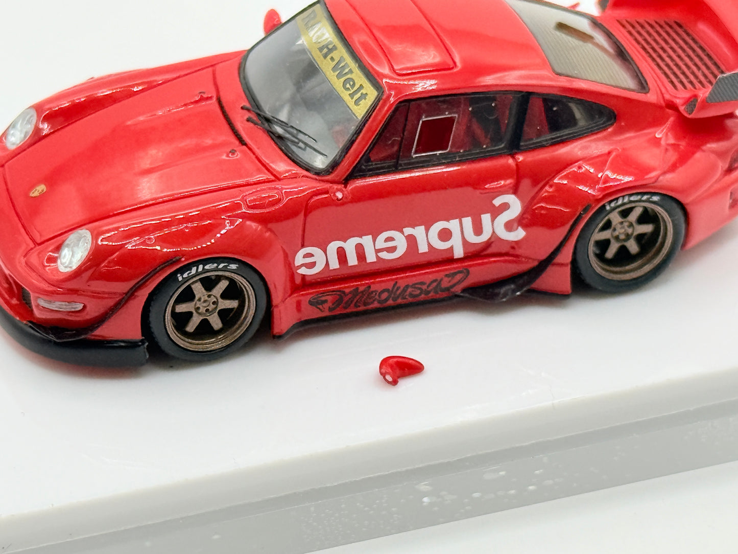 Fuelme 1:64 RWB PORSCHE 911 993 Supreme Limited Edition 1 of 1499 FM64002-RWB993