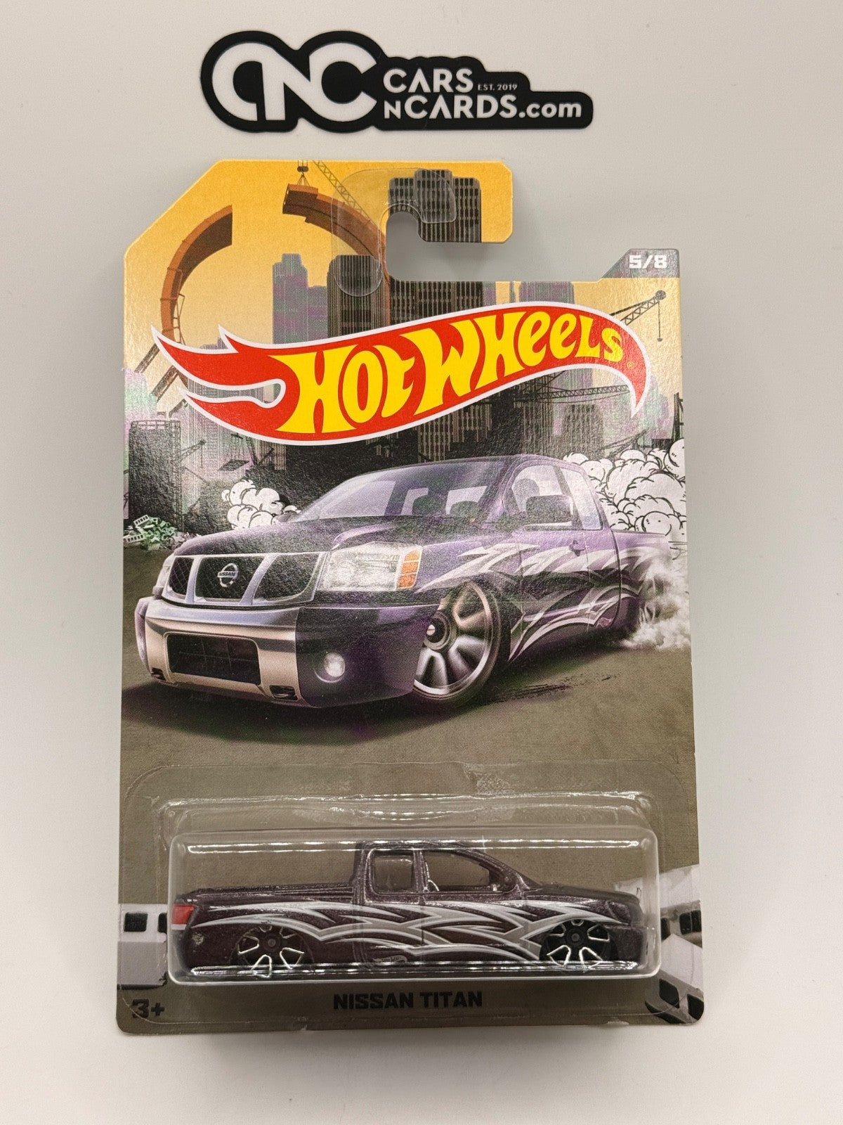 2016 Hot Wheels Rad Trucks Series 5/8 Nissan Titan Purple New (Soft Corners)