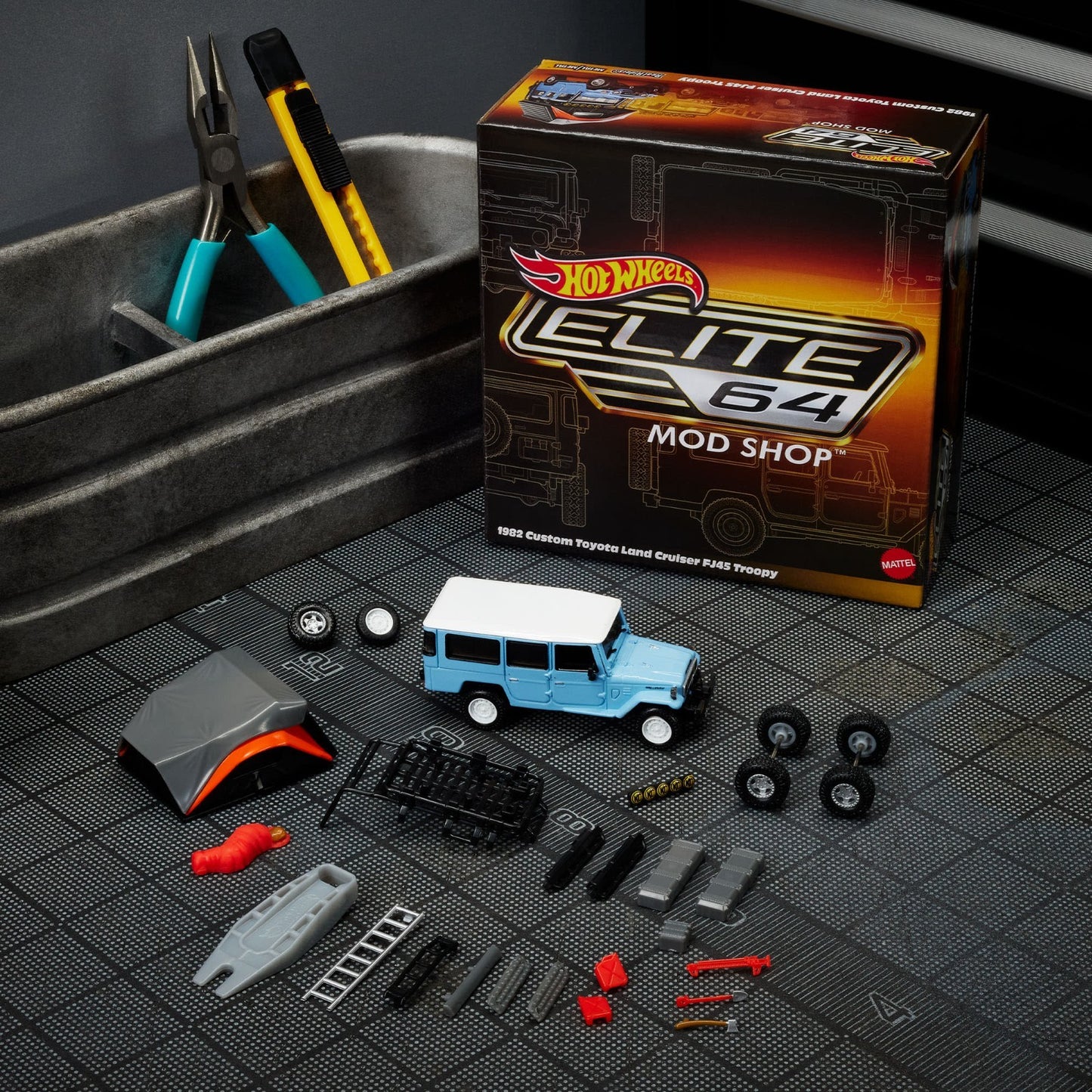 2025 Hot Wheels Elite 64 Mod Shop 1982 Custom Toyota Land Cruiser FJ45 Troopy