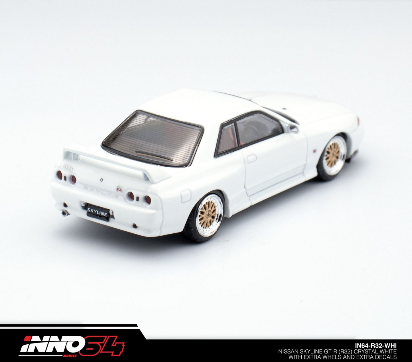 INNO64 Nissan Skyline GT-R (R32) Crystal White with Extra Wheels and Extra Decal