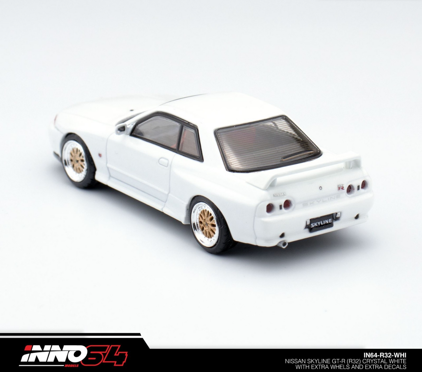 INNO64 Nissan Skyline GT-R (R32) Crystal White with Extra Wheels and Extra Decal