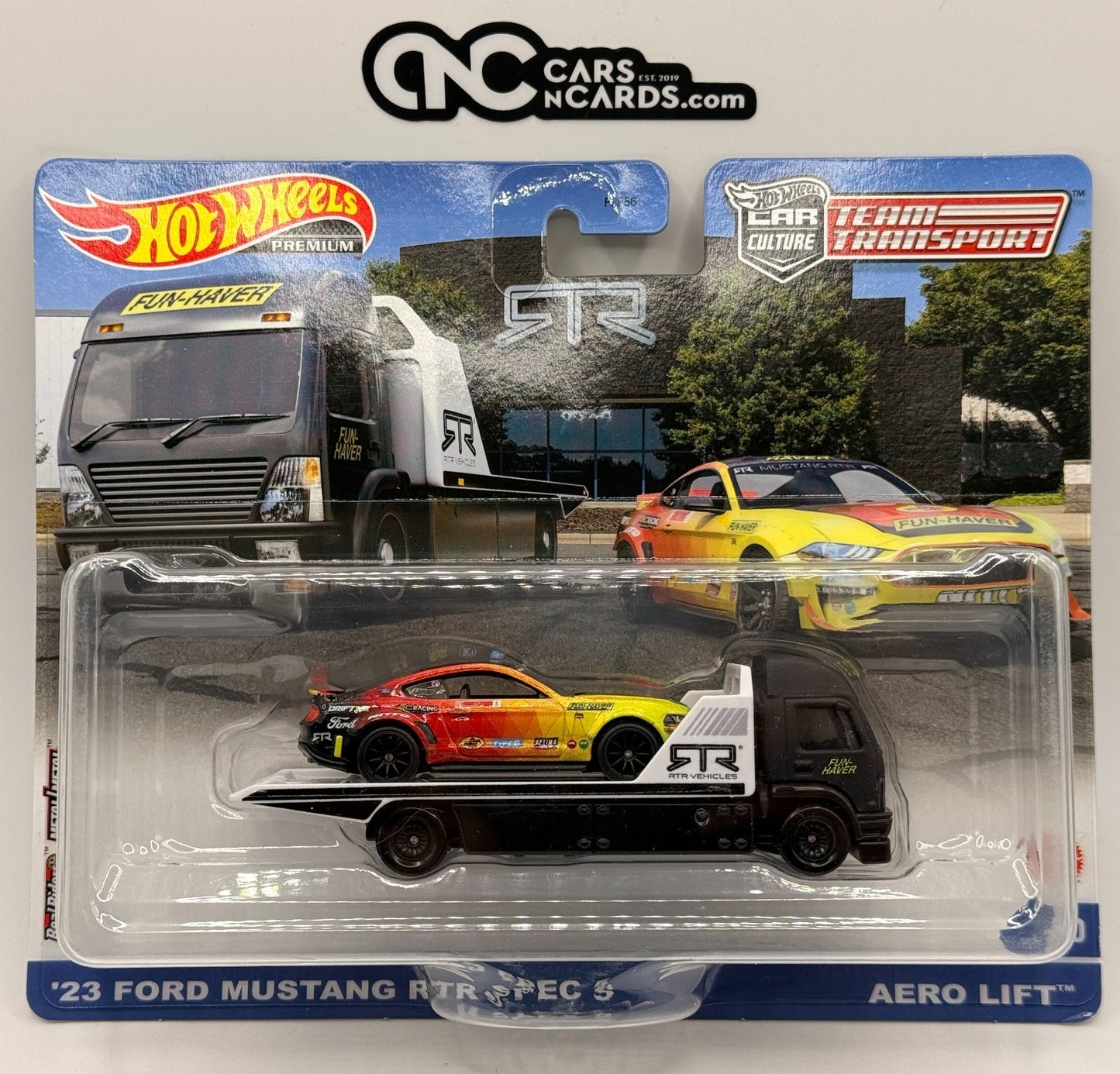 2021 Hot Wheels Premium Team Transport #50 '23 Ford Mustang RTR (Bent Corners)