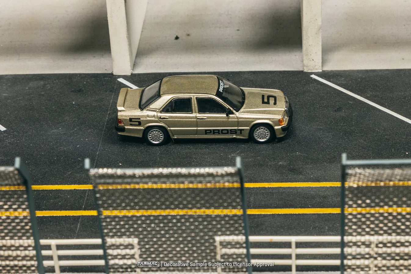 TARMAC WORKS GLOBAL64 1:64 Mercedes-Benz 190 E 2.3 Race of Champions 1984 Prost