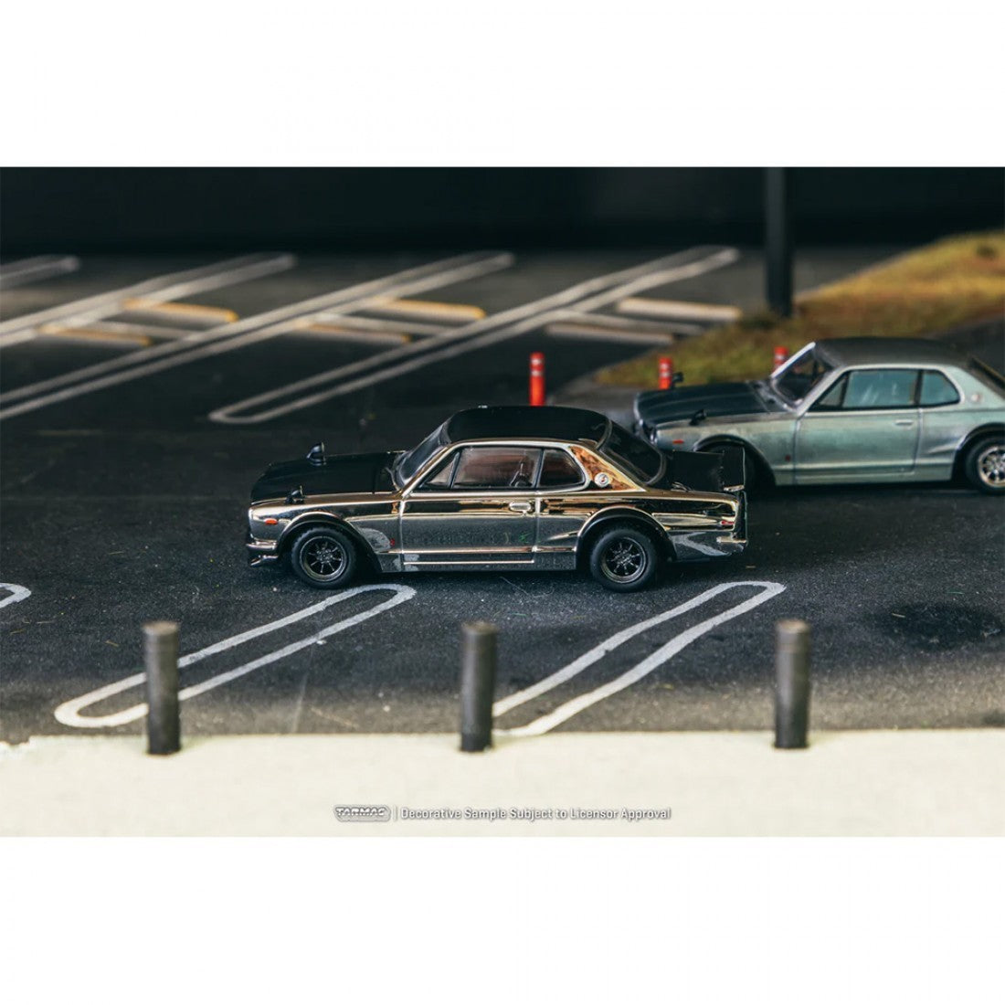 Tarmac Works GLOBAL64 Skyline HT 2000GT-R Chrome Nismo Festival T64G-043-SC