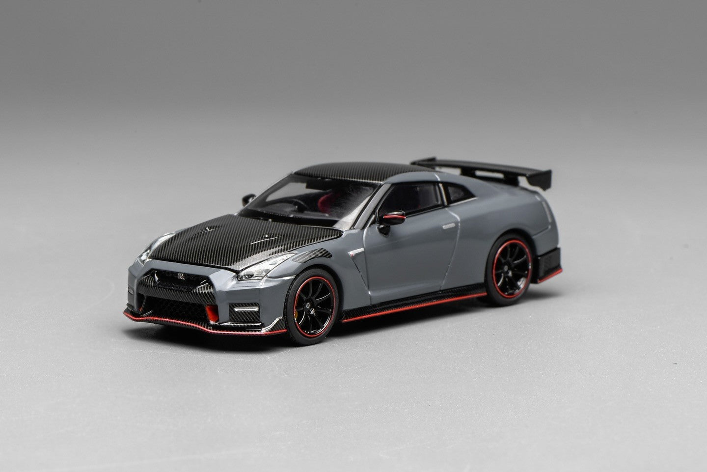 Motorhelix 1:64 Nissan GT-R NISMO (R35) Special Edition 2022 NISMO Stealth Gray