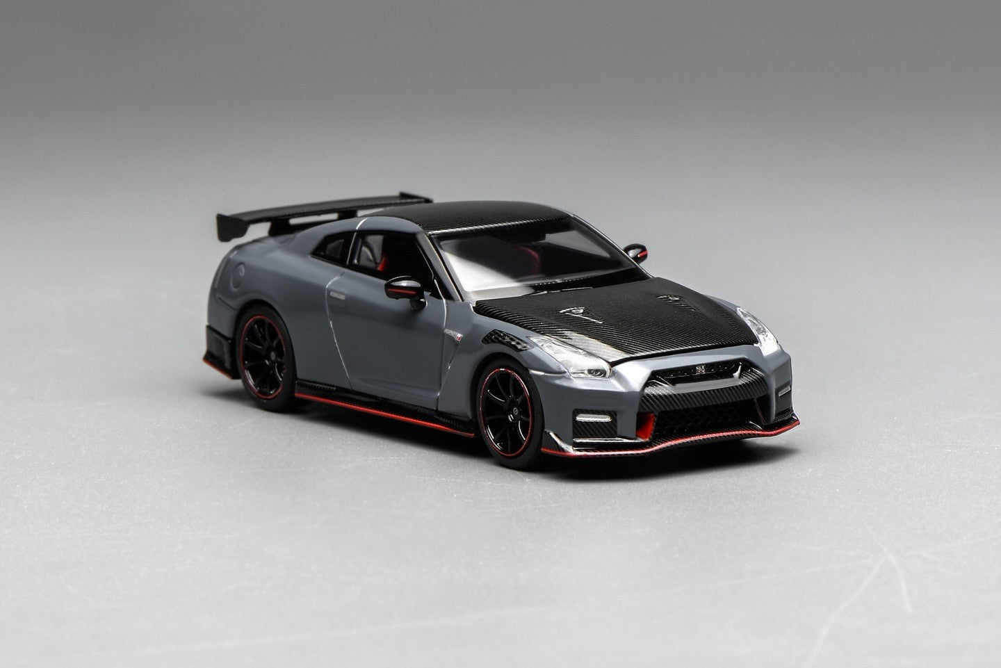 Motorhelix 1:64 Nissan GT-R NISMO (R35) Special Edition 2022 NISMO Stealth Gray