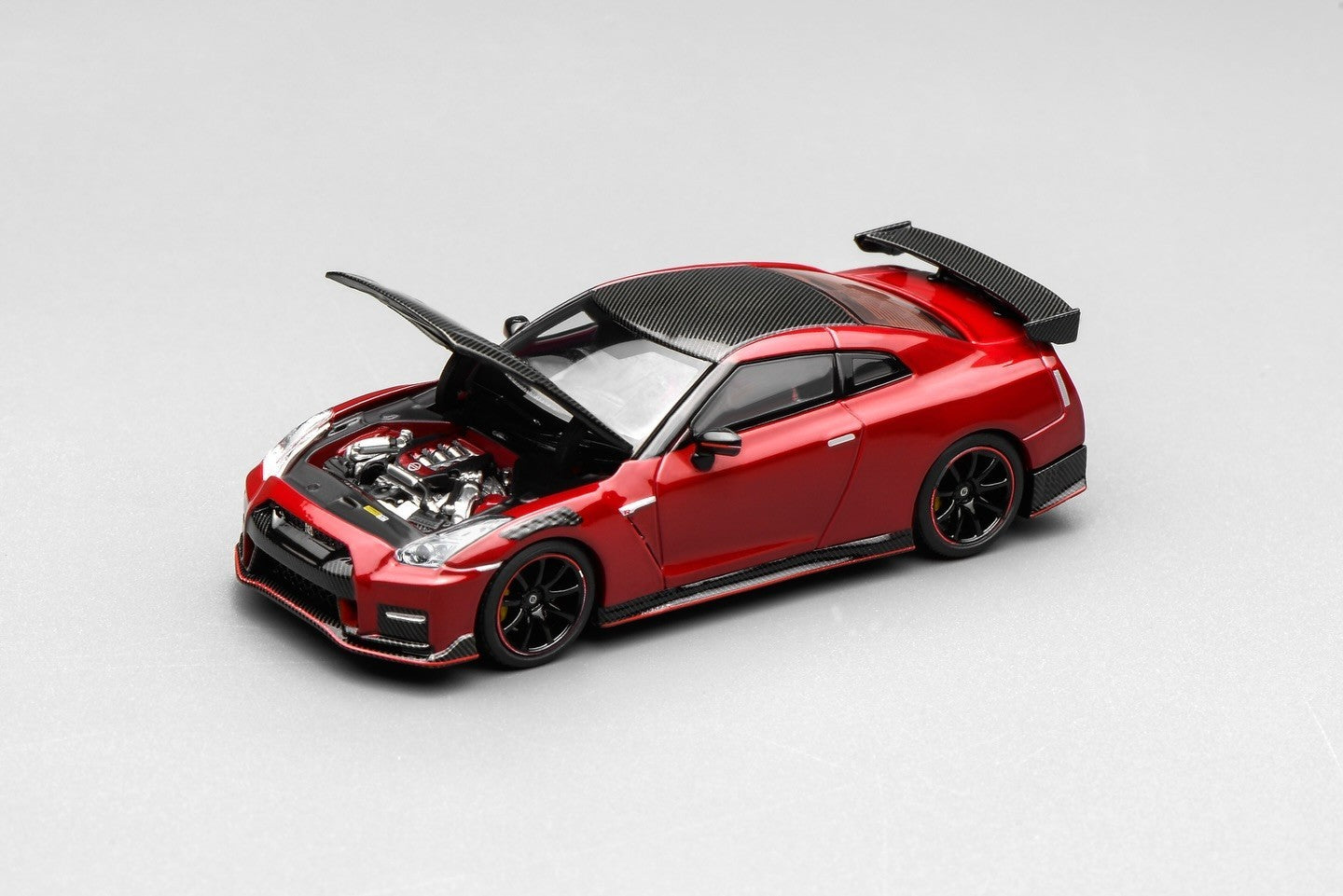 Motorhelix 1:64 Nissan GT-R NISMO (R35) Special Edition 2022 NISMO Vibrant Red