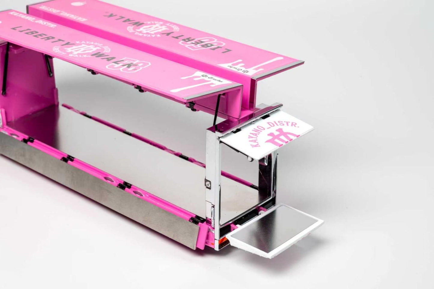 GCD 1:64 HINO 700 LB PINK - KAYANO DIST EDITION Hauler KS-093-738