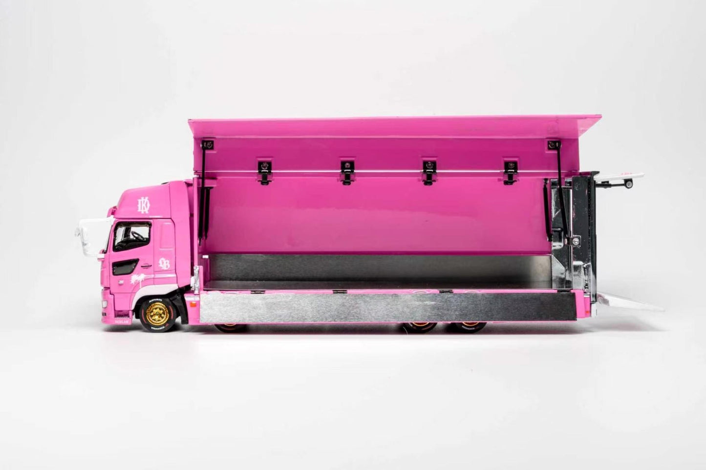 GCD 1:64 HINO 700 LB PINK - KAYANO DIST EDITION Hauler KS-093-738