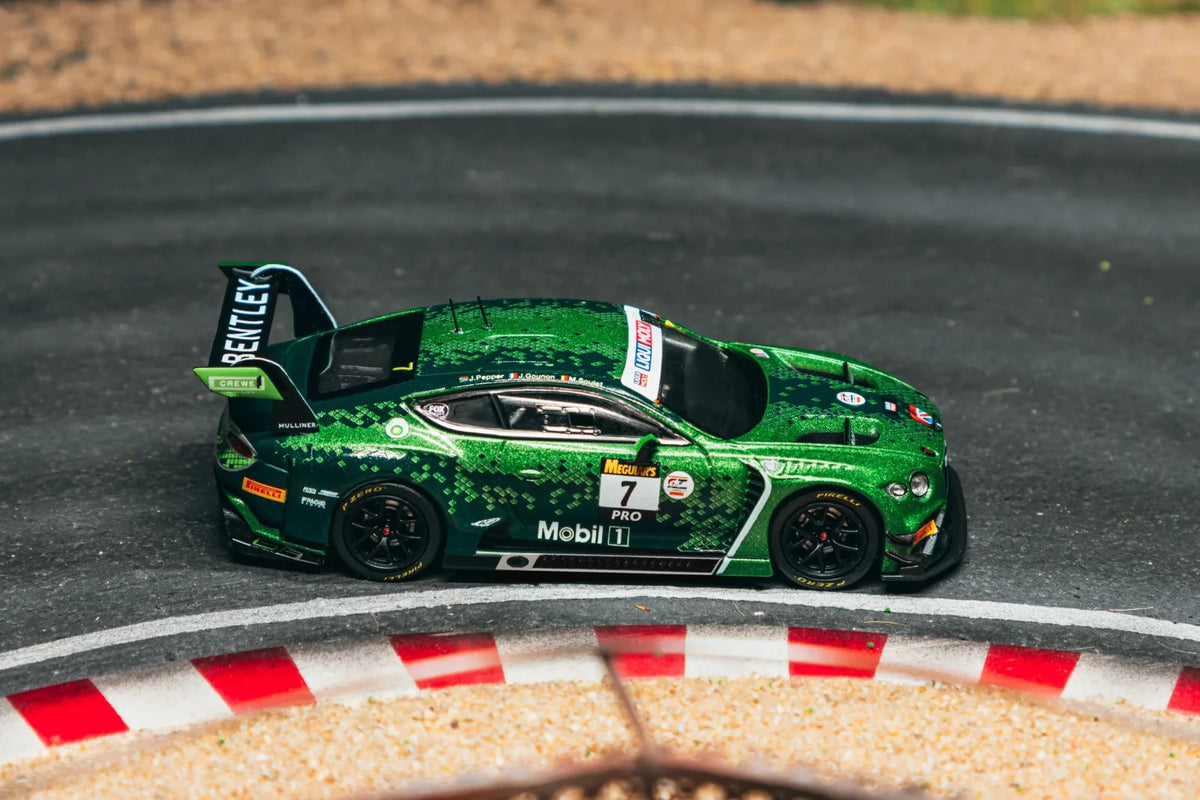 Tarmac Works x IXO Bathurst 12 Hour #107 Bentley Continental GT3 T64-030-20BA07