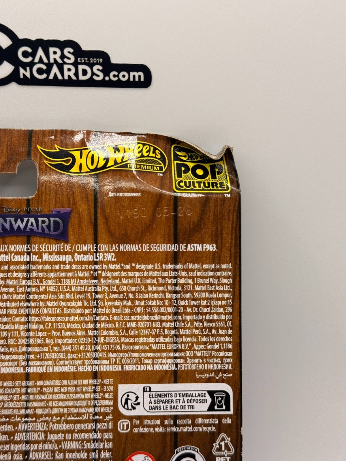 2026 Hot Wheels Premium Disney Pixar Onward Guinevere Van (Card Damage)