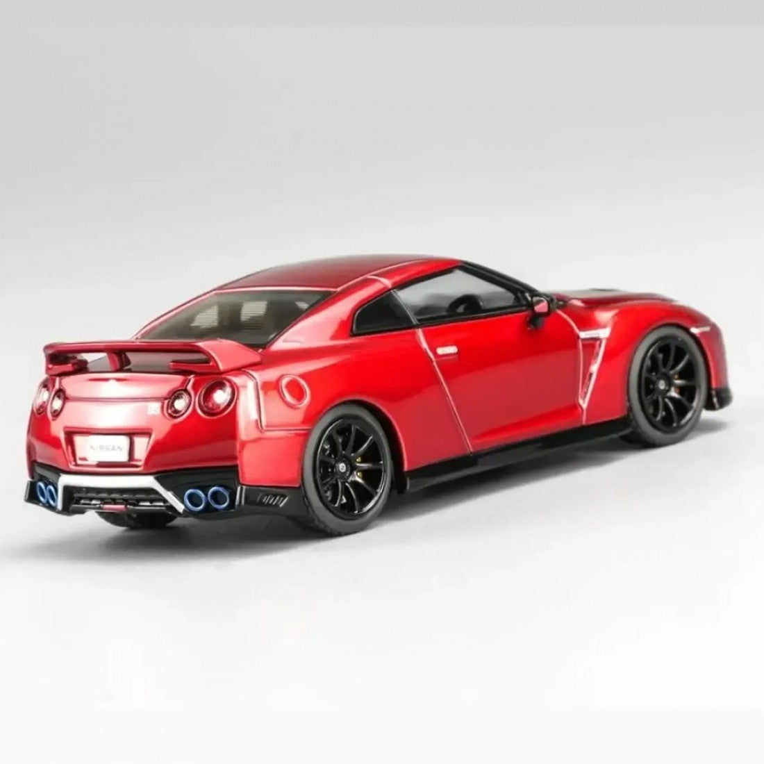 MOTORHELIX 1:64 Nissan GT‑R (R35) Customized Candy Red Hong Kong ToyCar SalonVDX