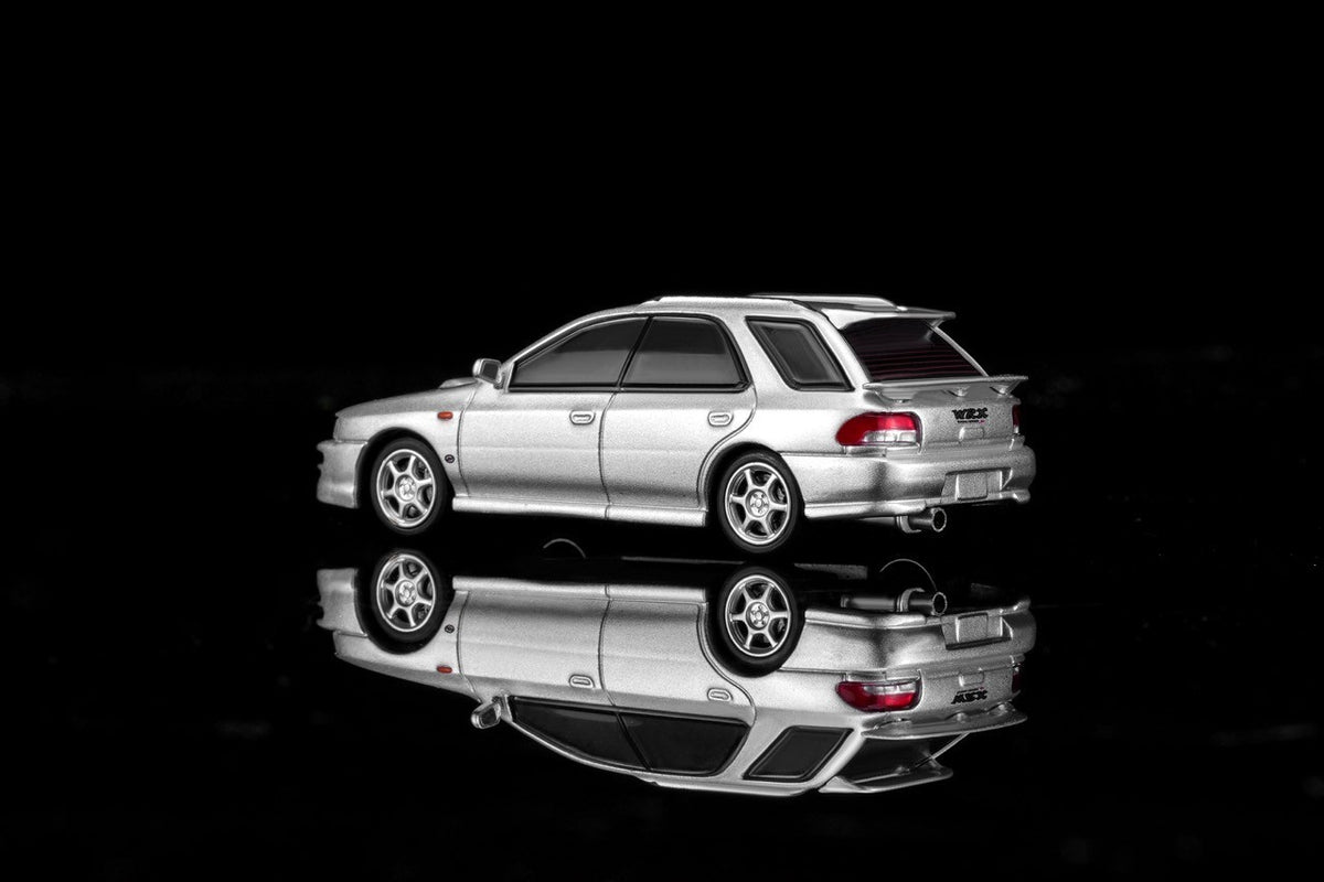 MOTORHELIX 1:64 SUBARU Impreza Wagon WRX STi Ver VI Arctic Silver M67103
