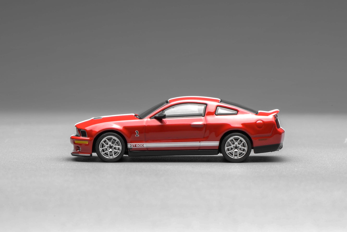 (PRE-ORDER) Motorhelix x Greenlight 1:64 Motorhelix x Greenlight Ford Mustang Shelby GT500 2007 RED GL-1251005A