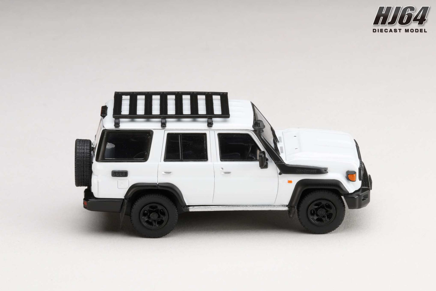 (PRE-ORDER) Hobby Japan 1:64 Toyota LANDCRUISER 70 (GDJ76W) 2023 CUSTOMIZED VERSION - SUPER WHITE Ⅱ HJ642090W