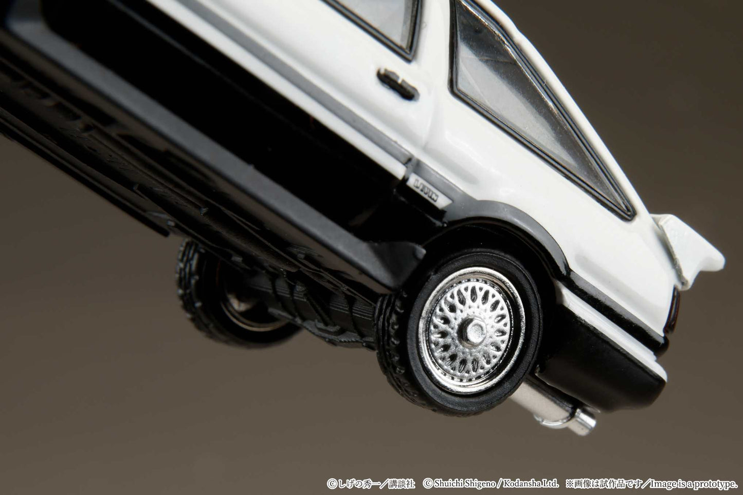 (PRE-ORDER) HOBBY JAPAN JDM64 1:64 Toyota COROLLA LEVIN (AE86) / Initial D Wataru Akiyama vs Takumi Fujiwara (Includes 2 random cards) HJDMD008B