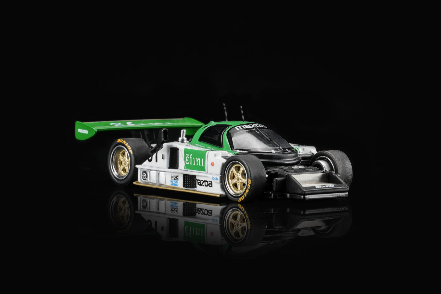 (PRE-ORDER) Motorhelix 1:64 Mazda 787B #201 Green/White M60112